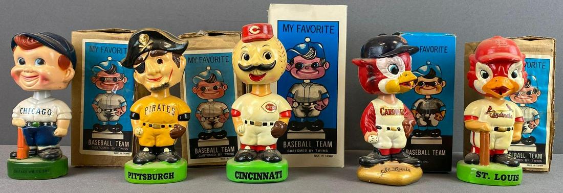 Group of 5 vintage ceramic Bobbleheads (1 of 4)