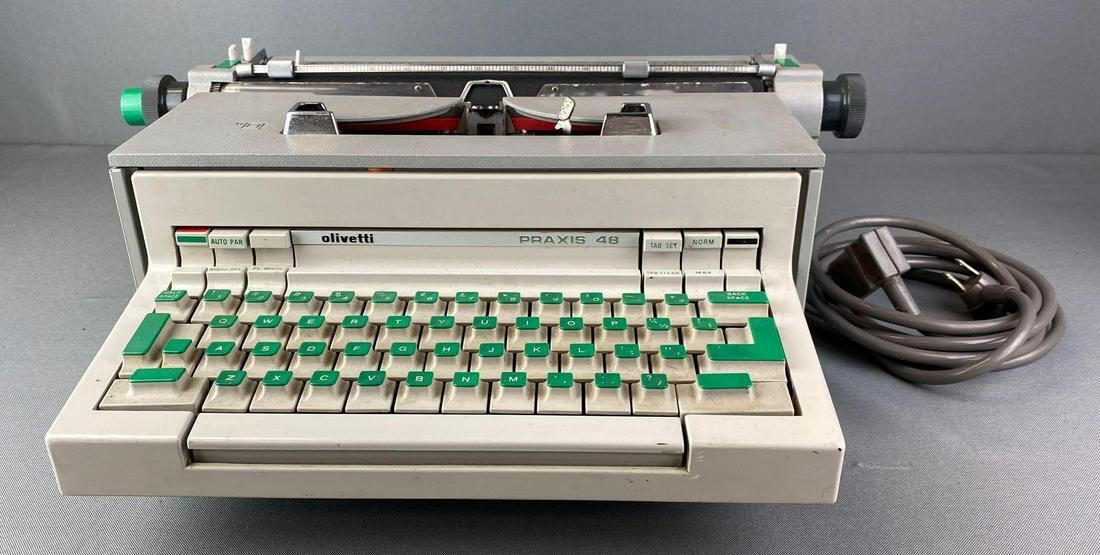 Olivetti Praxis 48 Electric Typewriter (1 of 3)