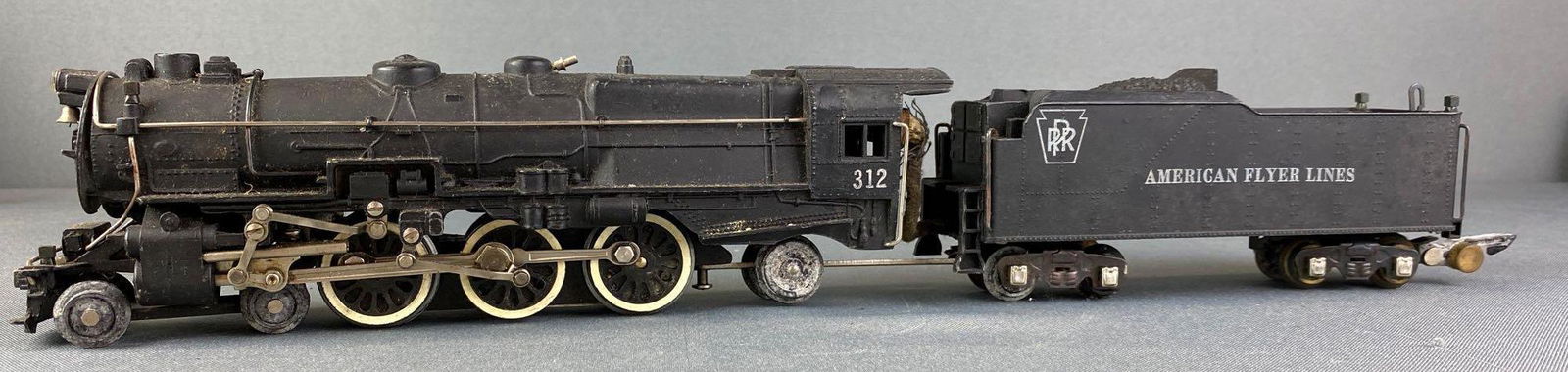 Gilbert Toys American Flyer 312 Locomotive and Tender (1 of 6)