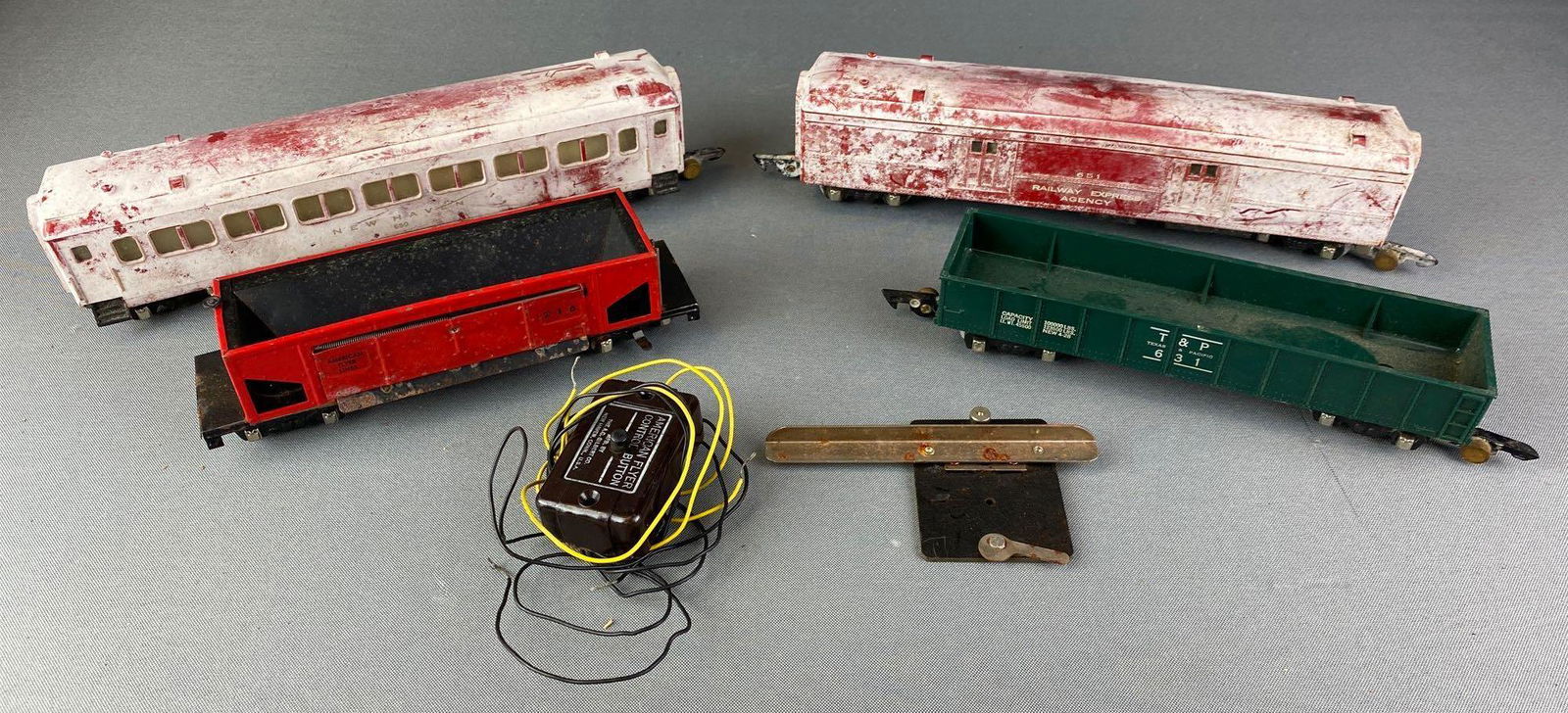 Group of Gilbert Toys American Flyer Train Cars (1 of 6)