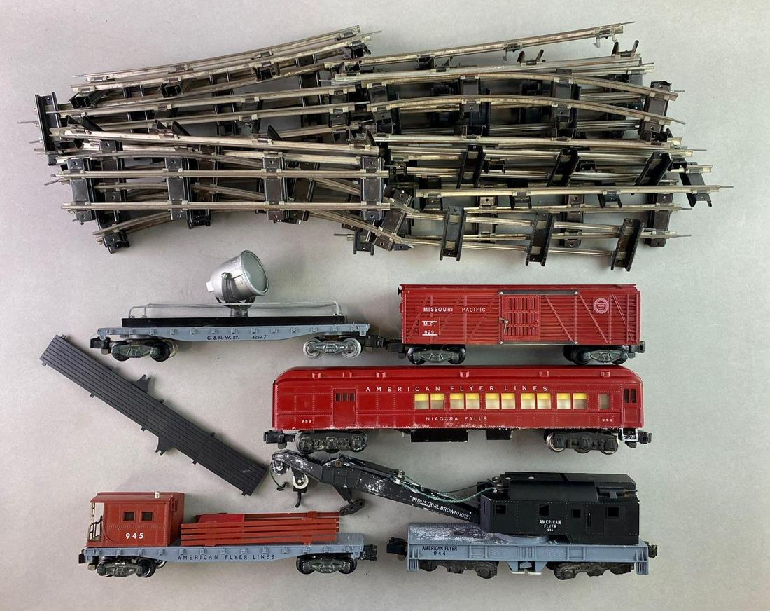 Gilbert American Flyer H-O Scale Cars and Track (1 of 3)