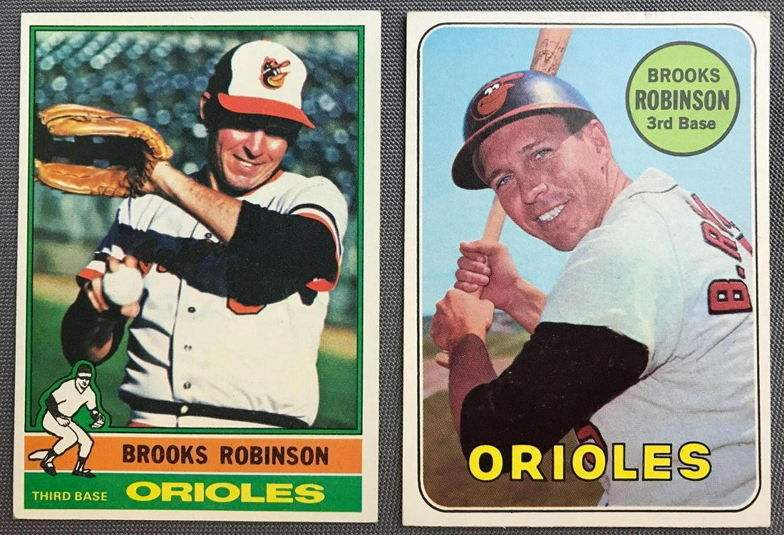 Group of 2 Topps Brooks Robinson Baseball Cards (1 of 2)