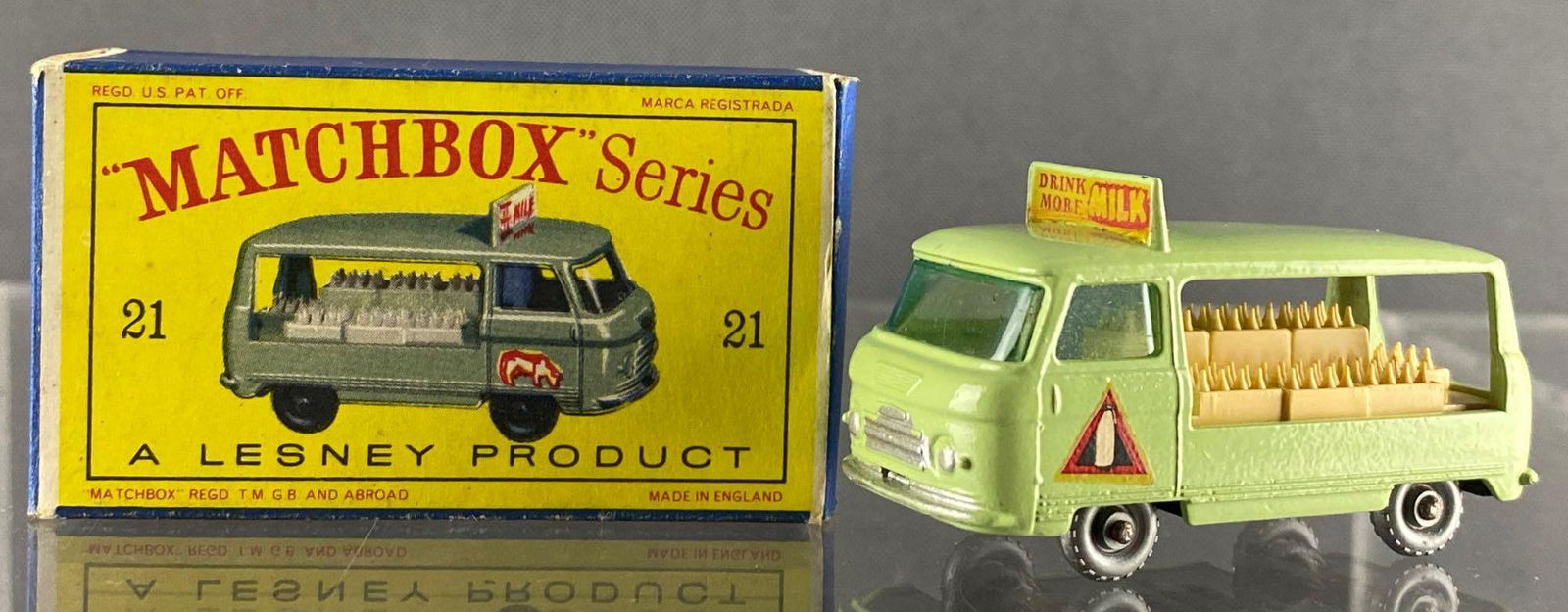 Matchbox No. 21 Commer Bottle Float/Milk Delivery Truck (1 of 9)
