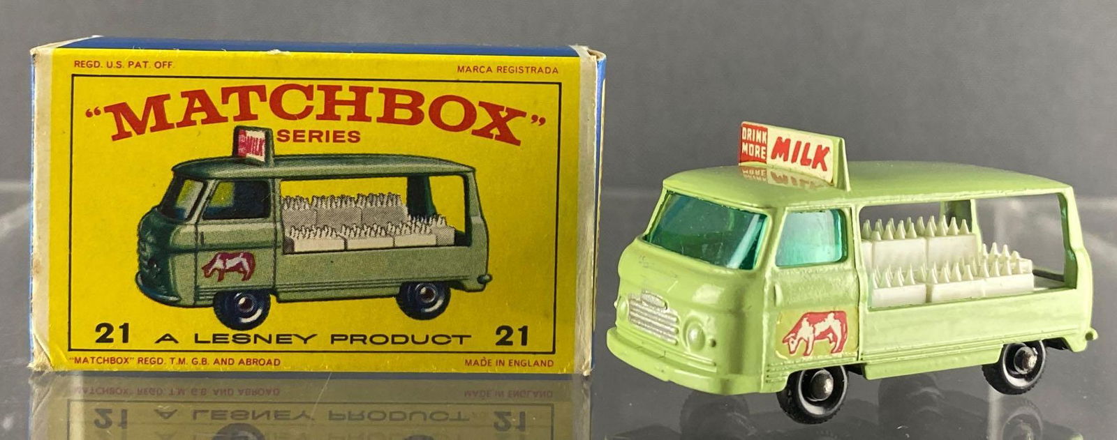 Matchbox No. 21 Commer Bottle Float/Milk Delivery Truck (1 of 9)