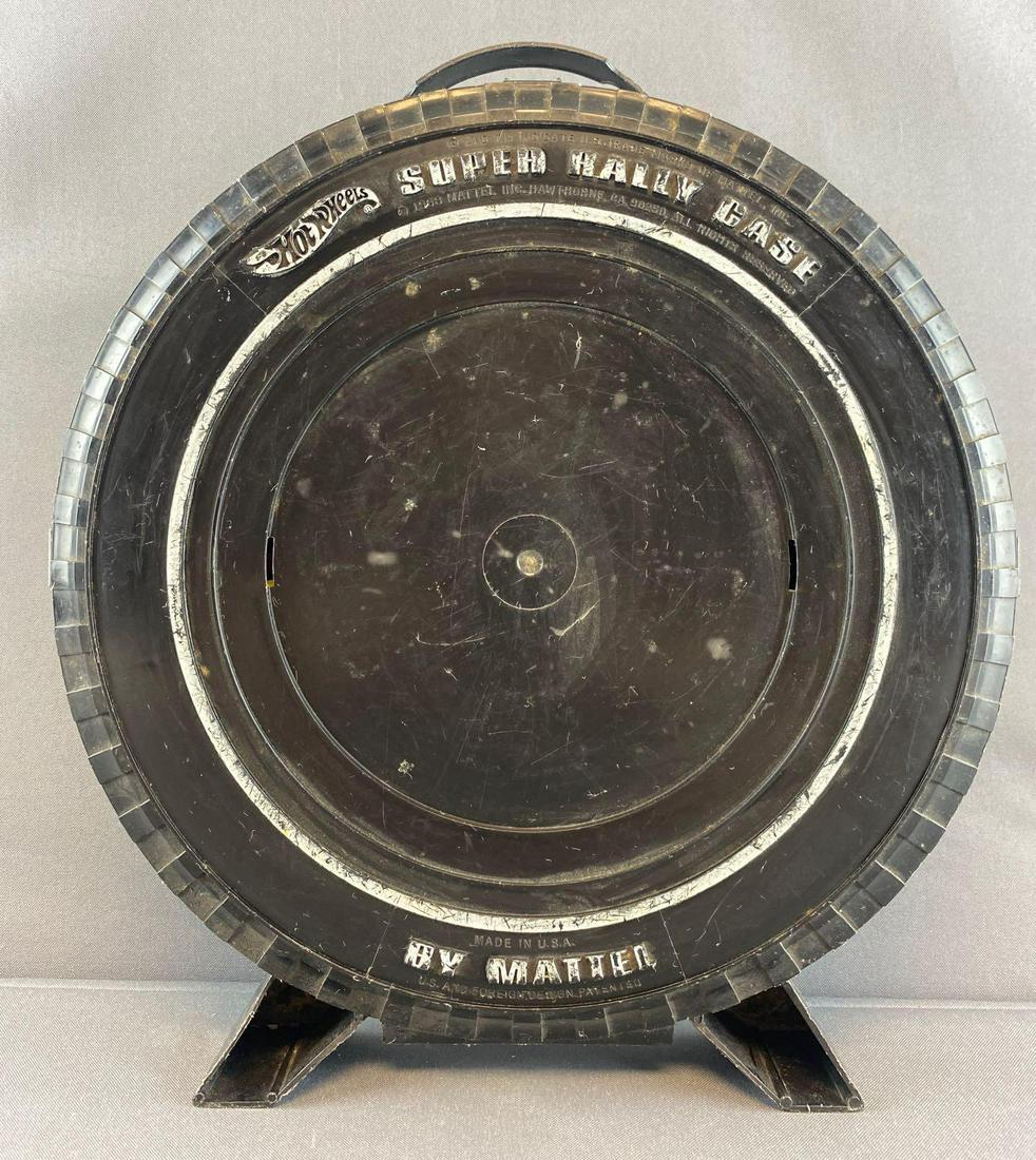 Hot Wheels Super Rally Case with 20 assorted vehicles (1 of 3)