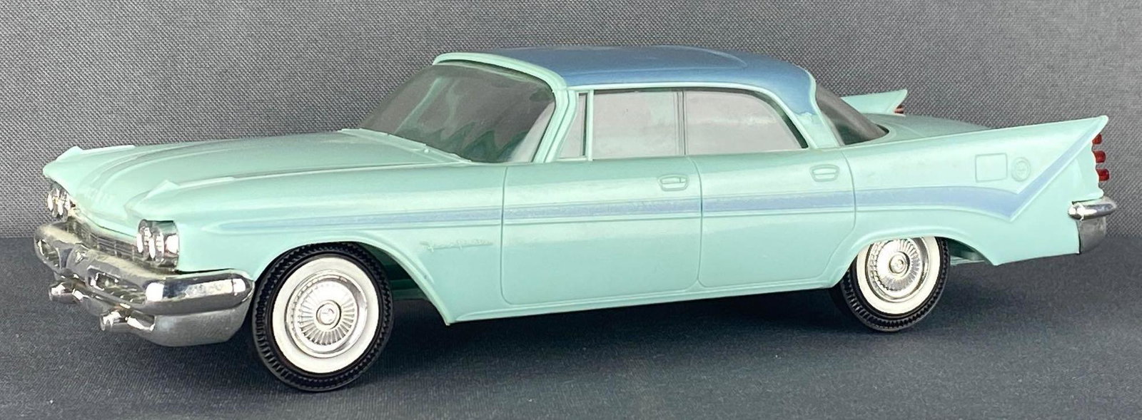 Jo-Han Models 1959 Chrysler DeSoto Fireflite Dealer: Light/dark blue body, no interior seating, 8.75x3x2.25 inches, non-friction