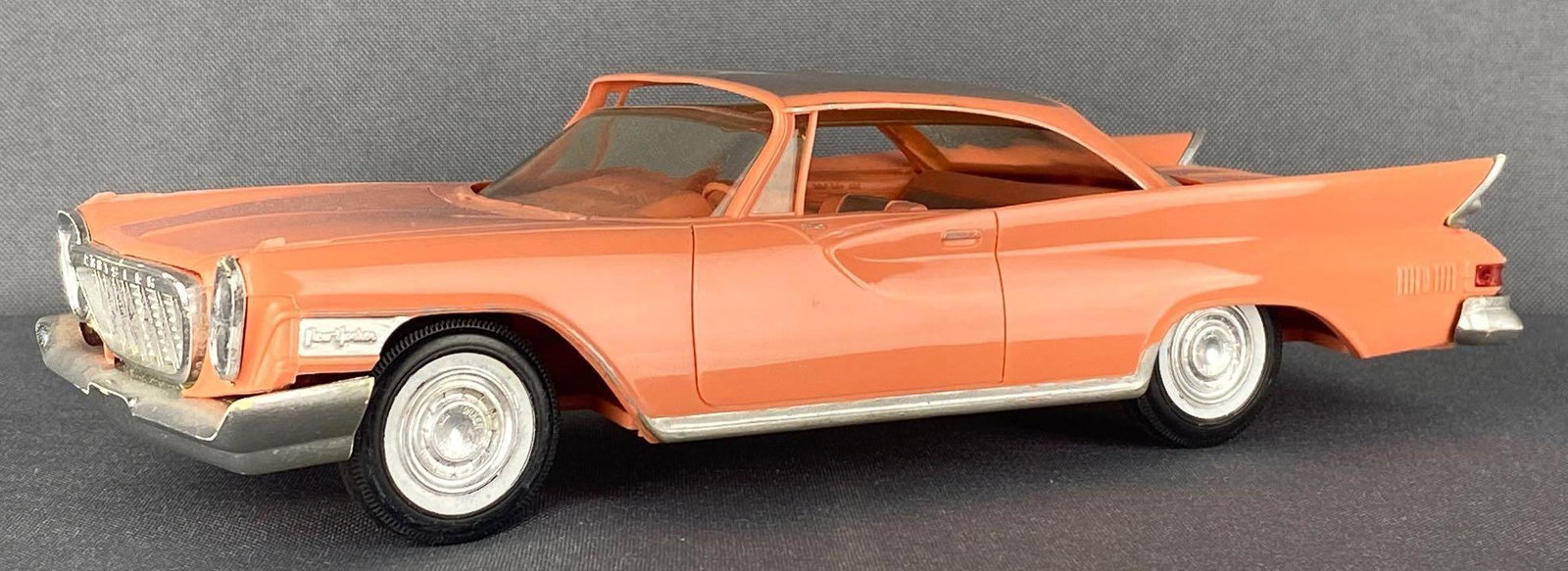 Jo-Han Models 1961 Chrysler New Yorker Dealer Promo Car: Peach/silver body and interior, 8.75x3x2.25 inches, working friction