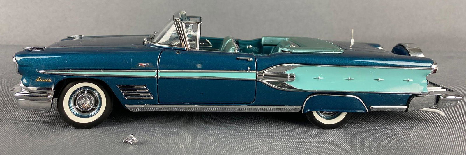 Danbury Mint 1958 Pontiac Bonneville Convertible (1 of 8)