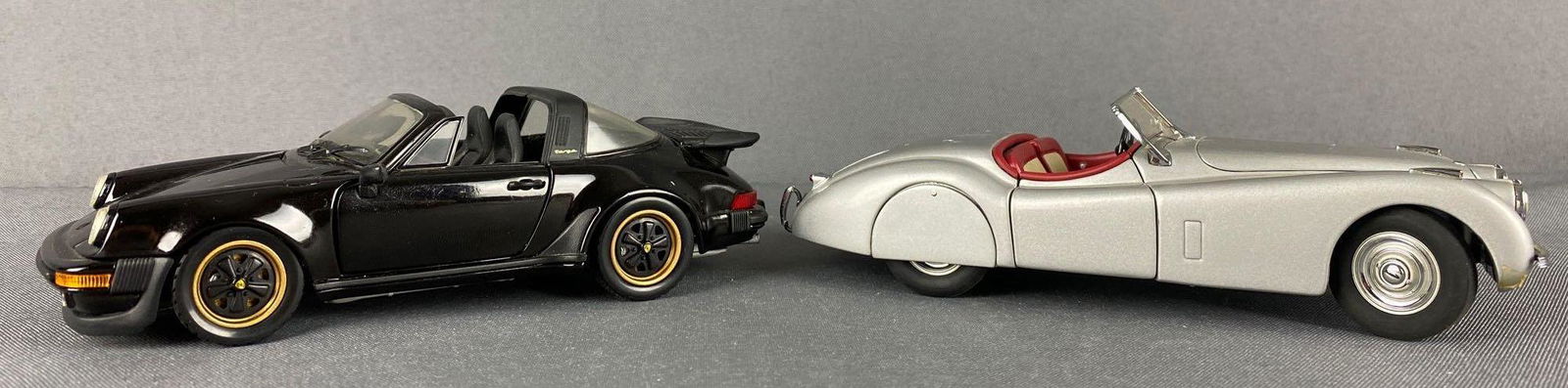 Group of 2 Franklin Mint Precision Models (1 of 4)