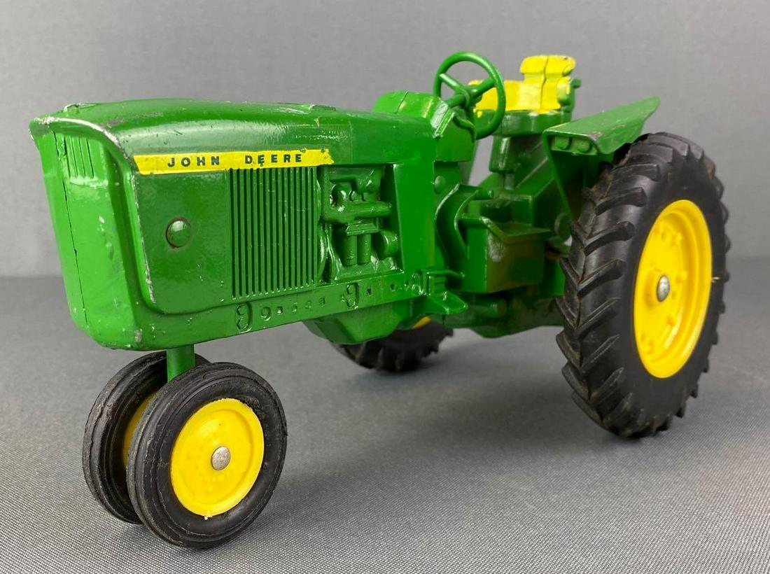 Ertl John Deere Toy Tractor (1 of 5)