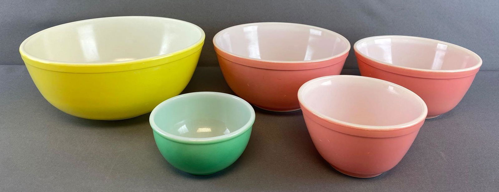 Group of 5 assorted mixing bowls (1 of 7)