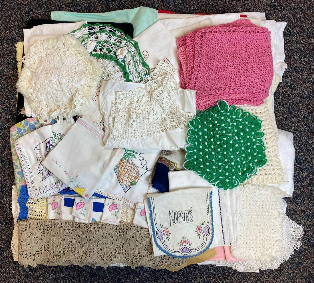 Group of assorted small linens and tablecloths (1 of 4)