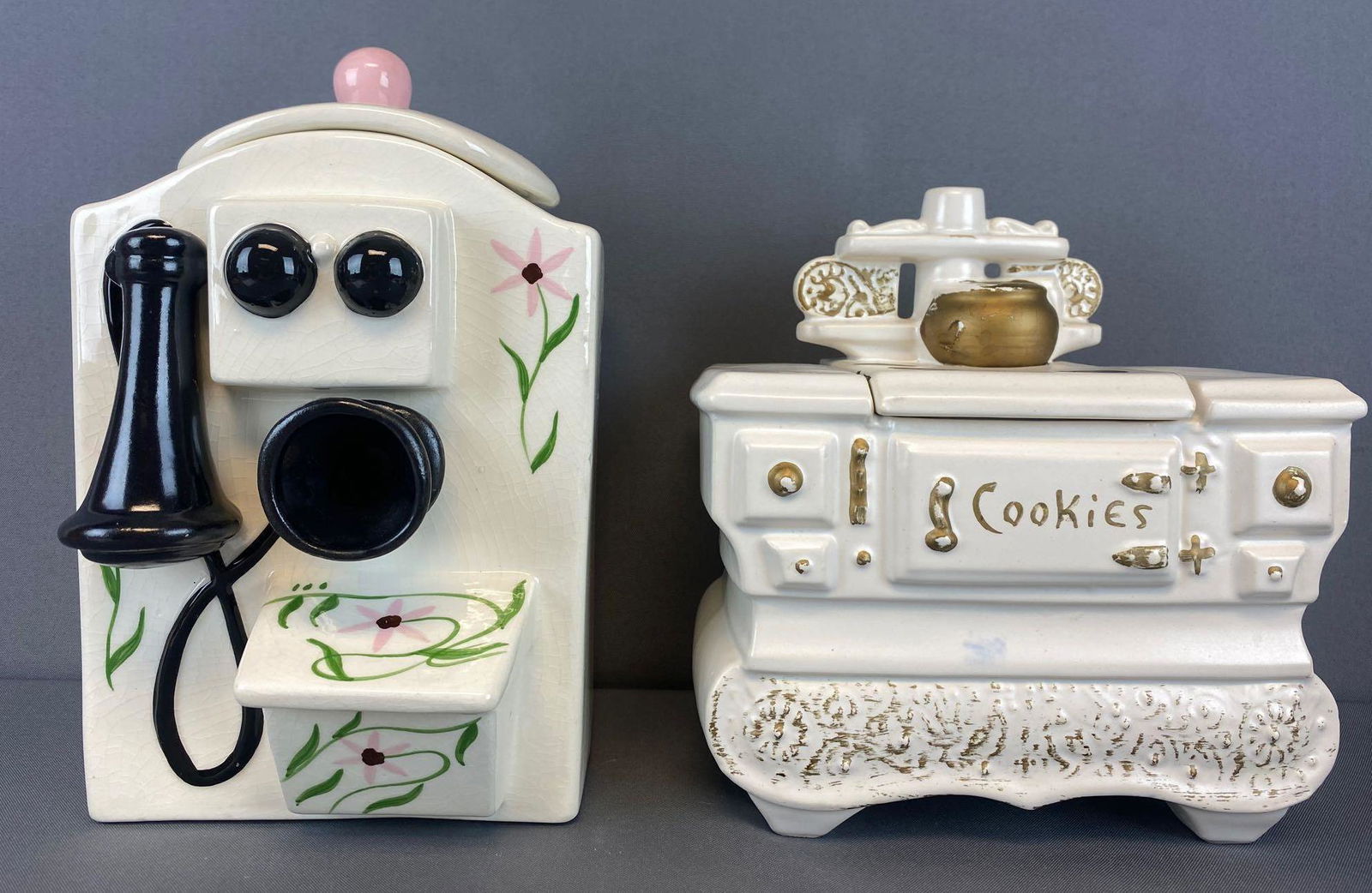 Group of 2 Cookie Jars (1 of 6)