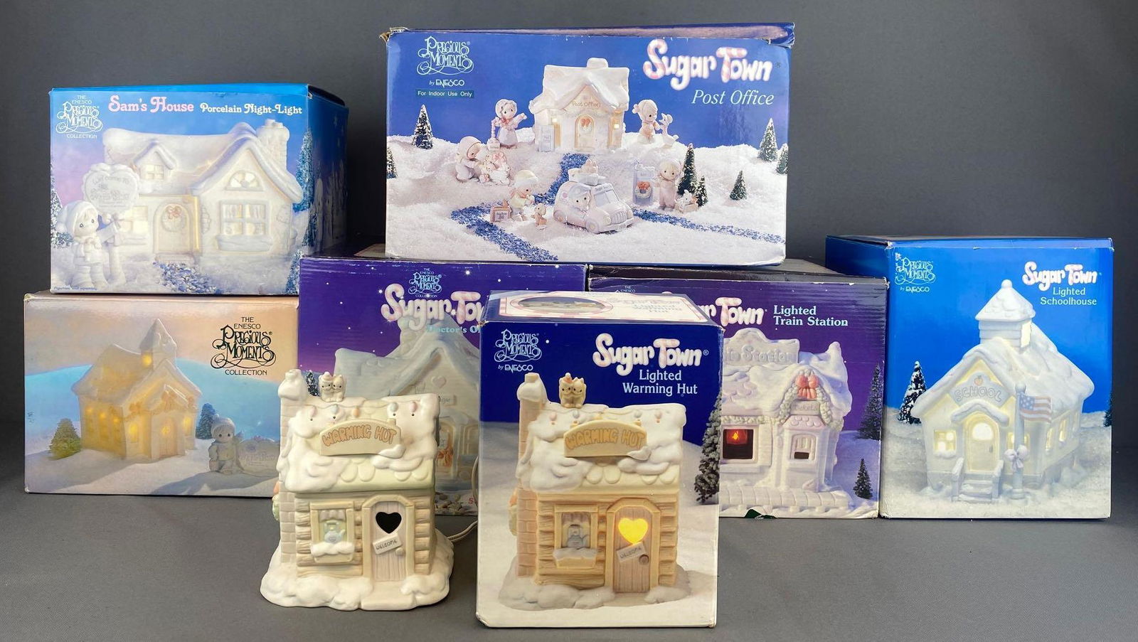 Group of 7 Enesco Presious Moments Sugar Town light-up (1 of 5)