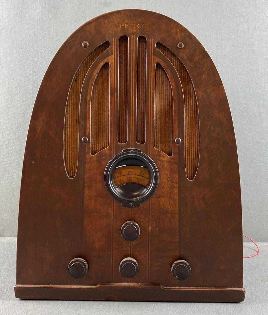 Philco Model 37-60 5 Tube Cathedral Radio (1 of 1)