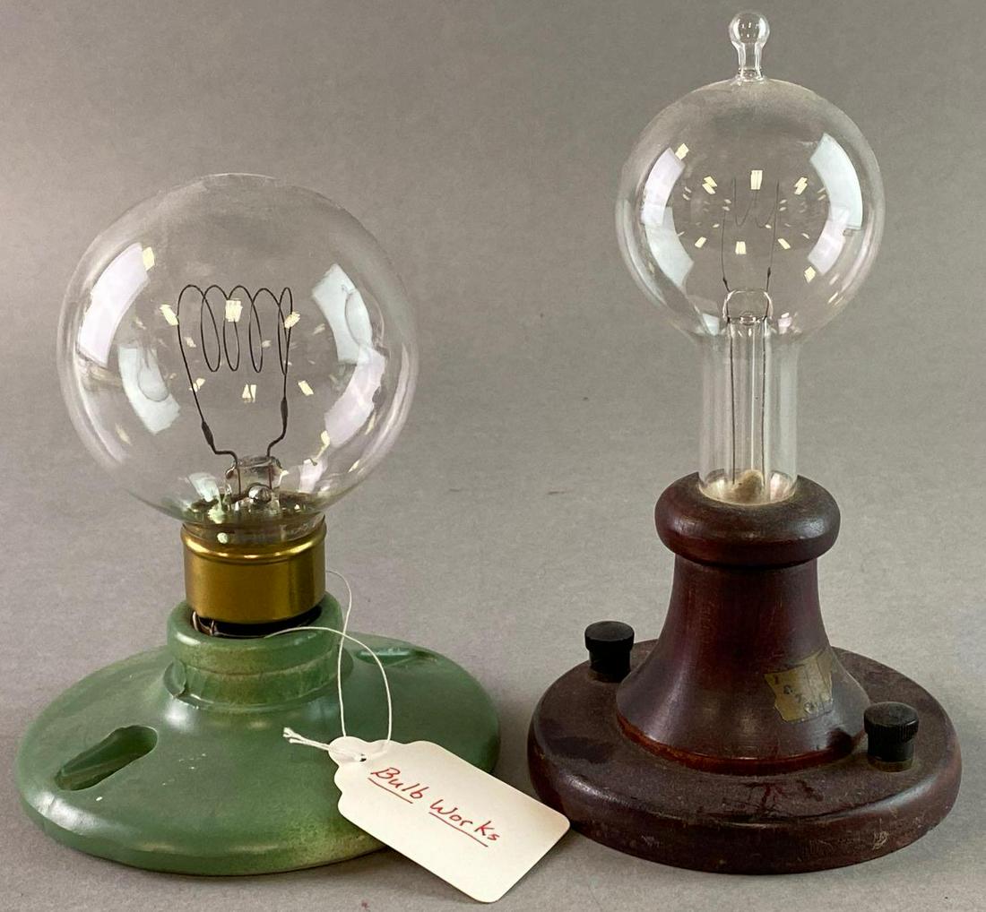 Group of 2 Vintage Light Bulbs (1 of 4)