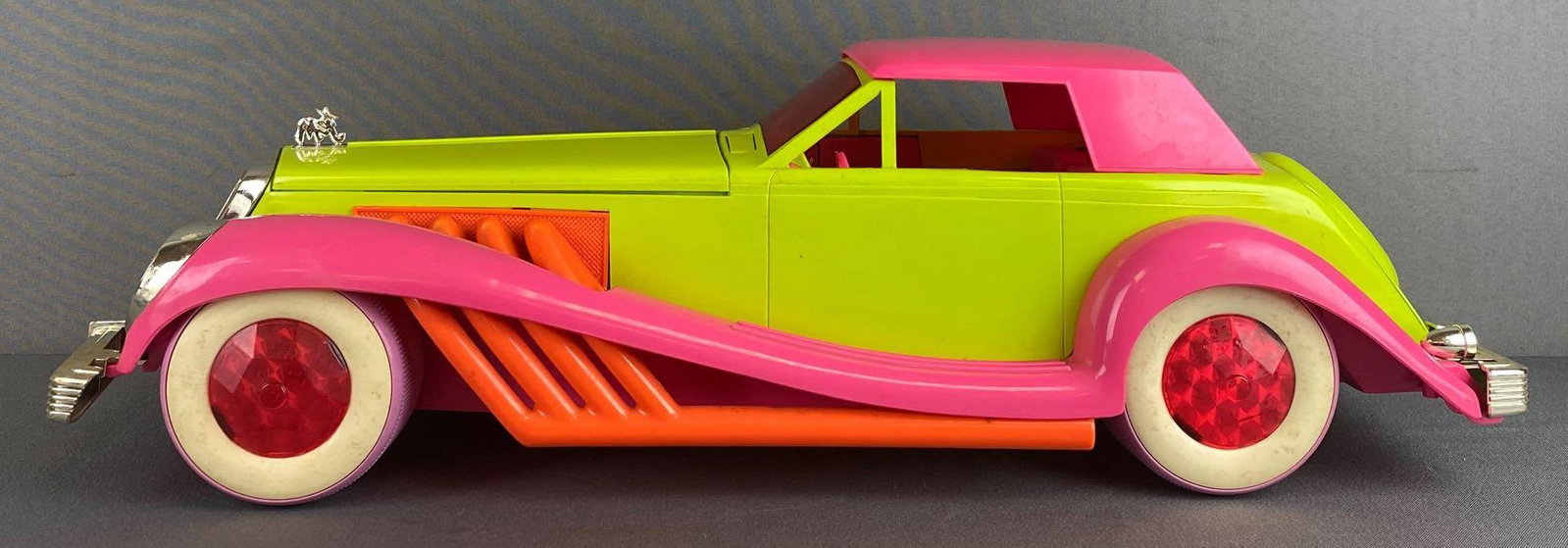 Hasbro Jen and the Holograms Rockin Roadster: 24.25x9x7 inches, battery powered FM radio, untested