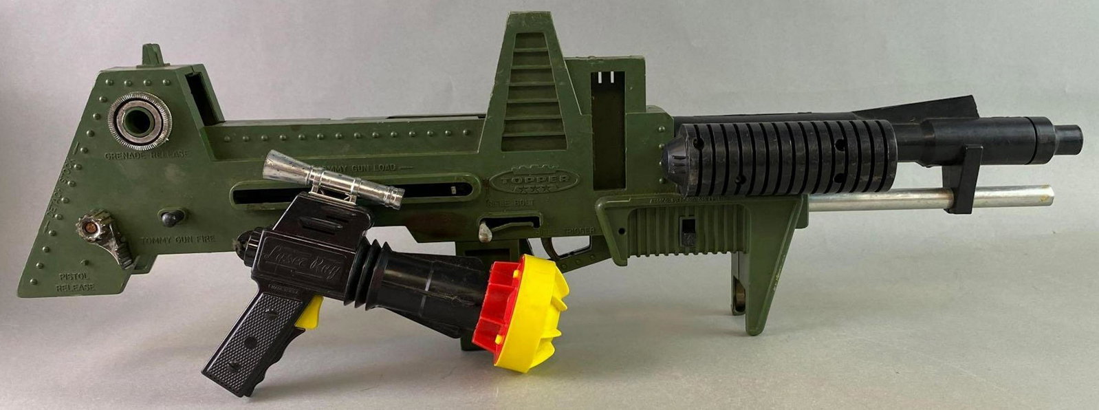 Topper Johnny Seven OMA Rifle Lazer Ray Pistol: Topper Deluxe Reading Corporation Rifle measures approximately 27 x 8 1/2 inches. Missing Pieces