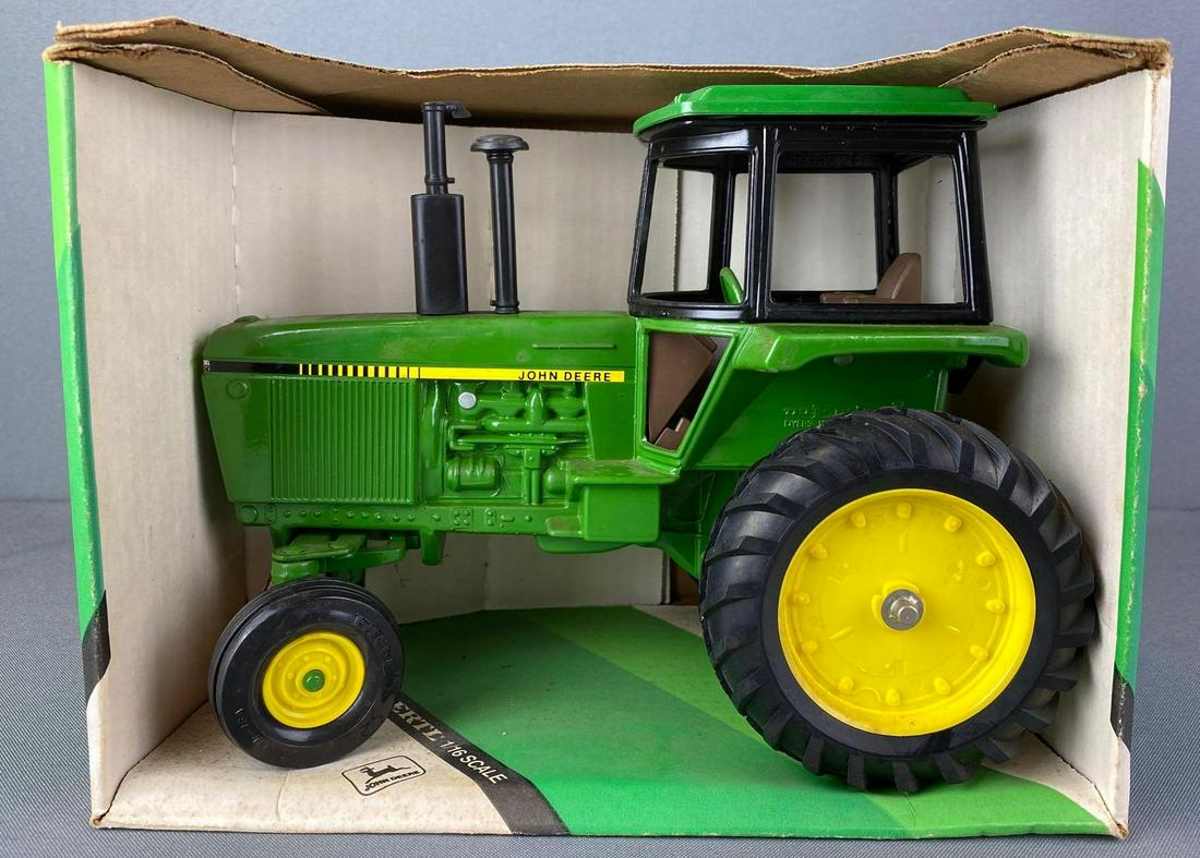 ERTL John Deere Row Crop Tractor: #541, 1/16 scale