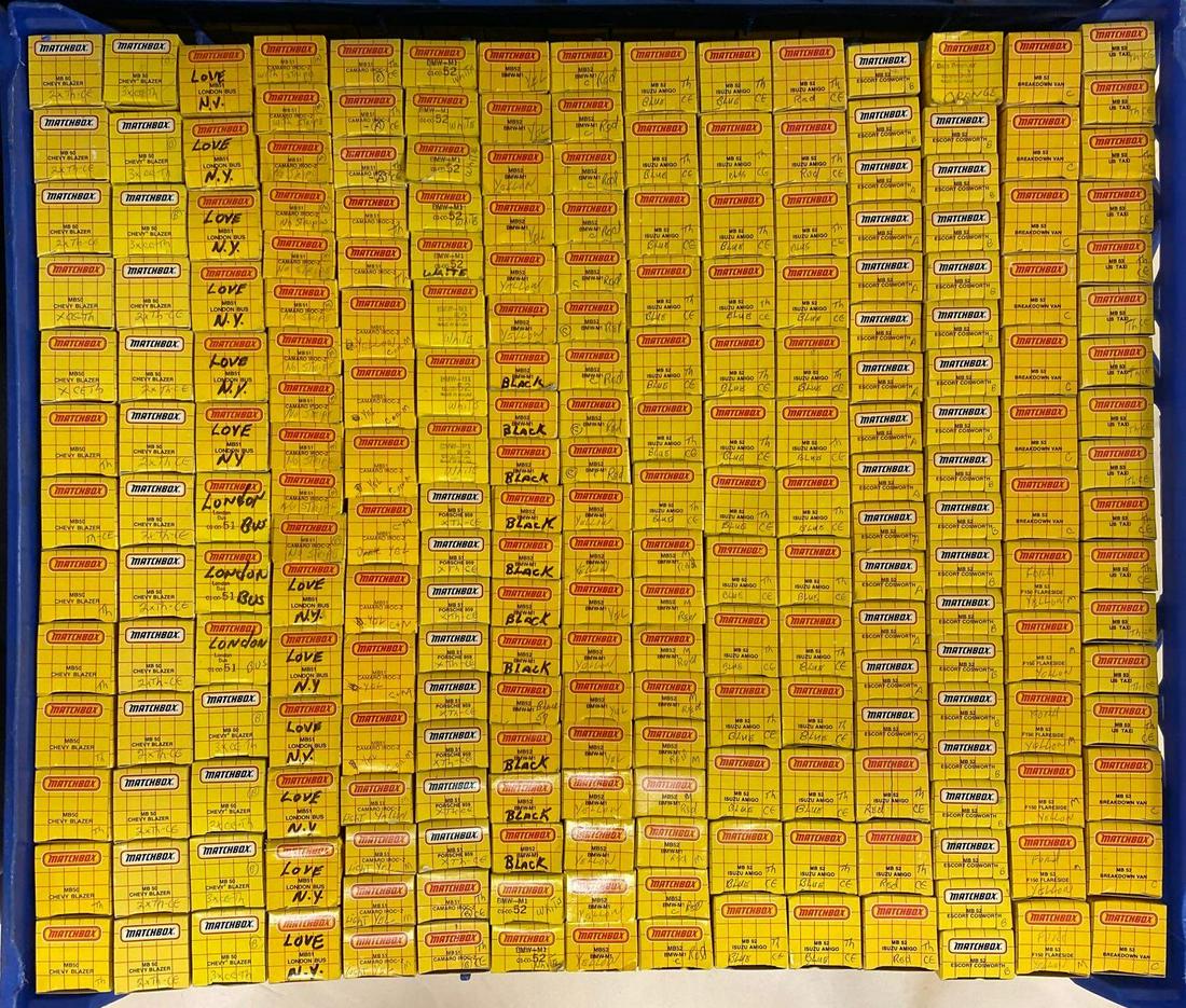 Group of assorted Matchbox die-cast vehicles (1 of 6)