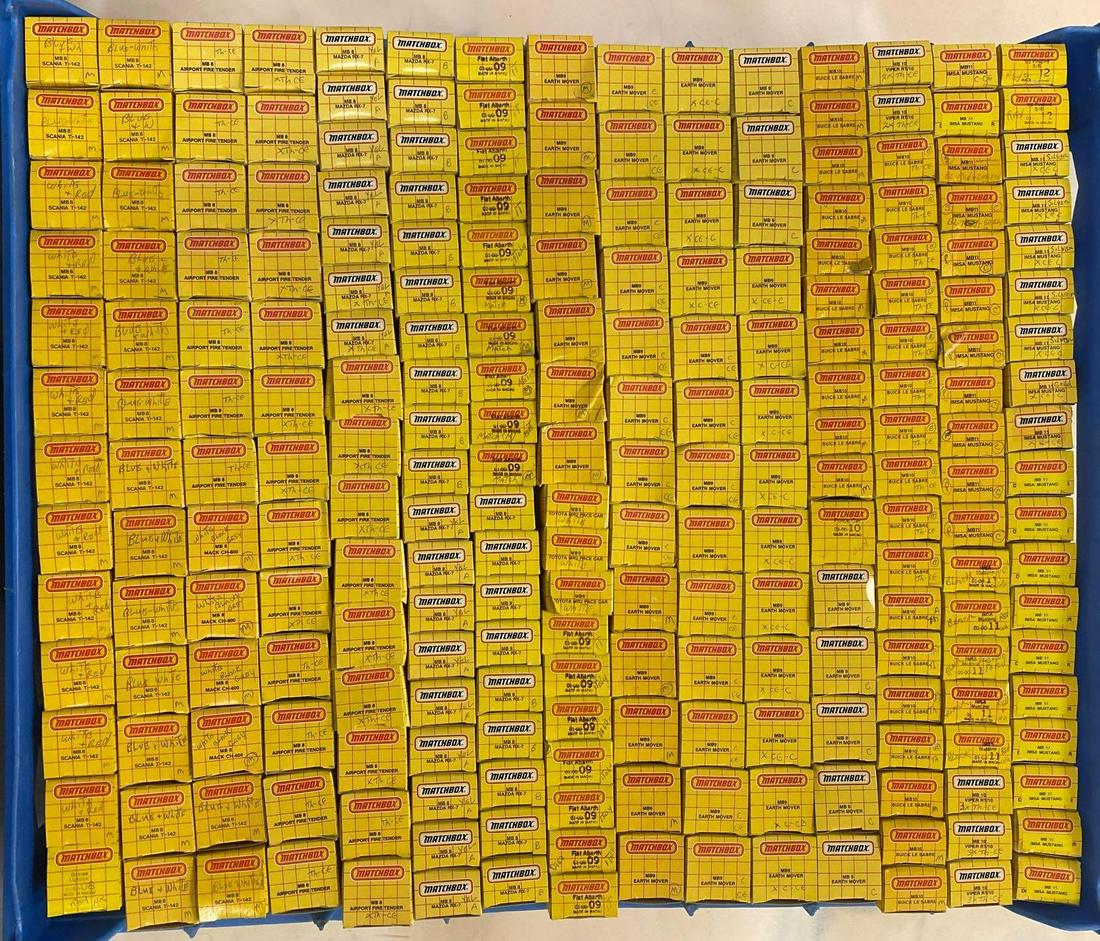 Group of assorted Matchbox die-cast vehicles (1 of 6)