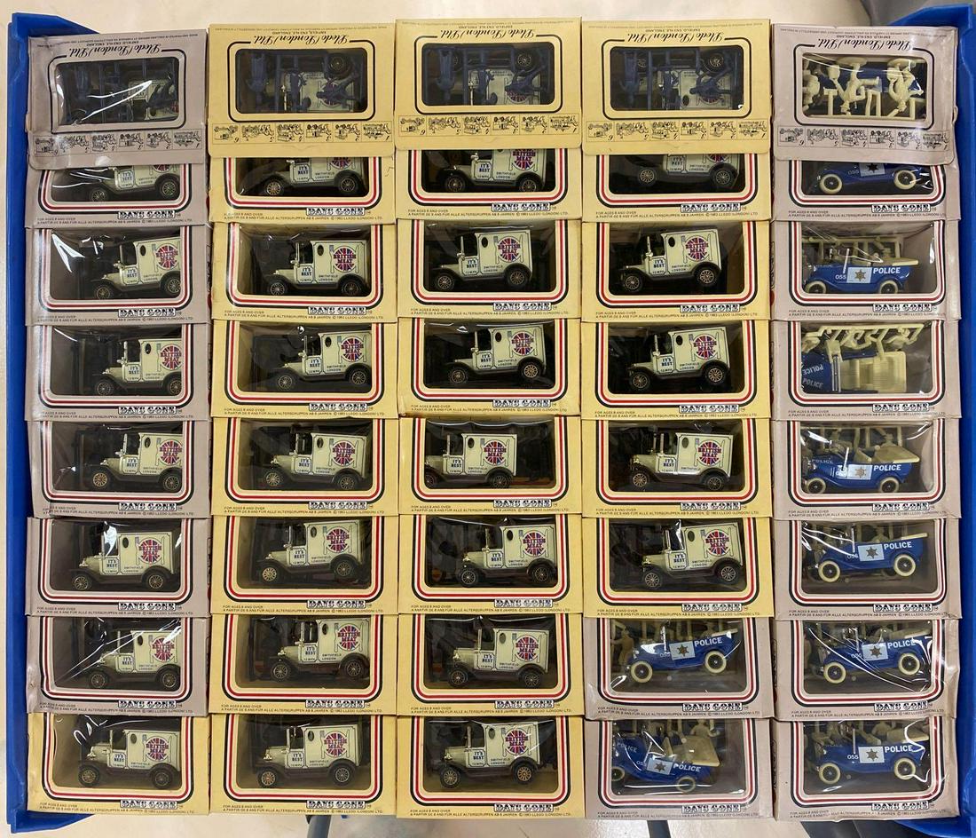 Group of assorted Lledo Models of Days Gone die-cast (1 of 4)