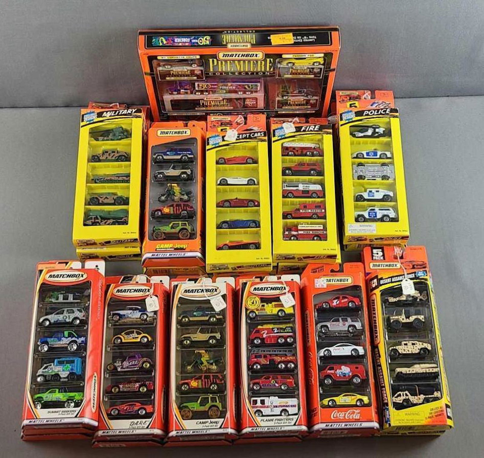 Group of 24 Matchbox gift sets (1 of 5)