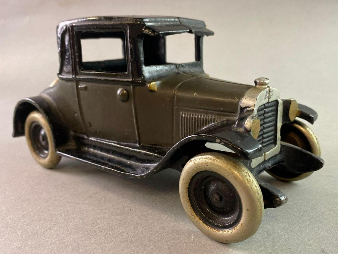 Arcade Antique Cast Iron Chevrolet Coupe (1 of 9)