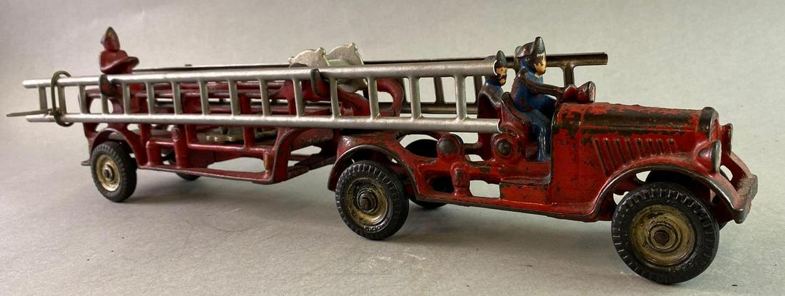 Antique Arcade Cast Iron Fire Ladder Truck (1 of 8)