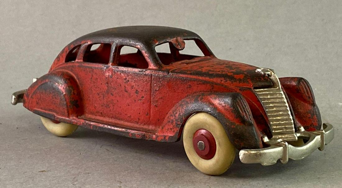 Antique Hubley Cast Iron Lincoln Zephyr Sedan (1 of 8)