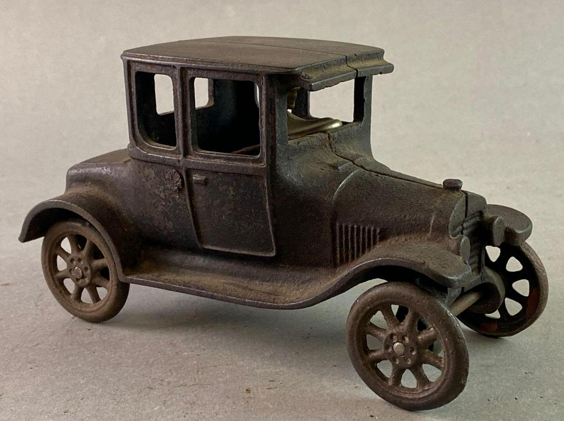 Antique Arcade Cast Iron Ford Model T Coupe (1 of 8)