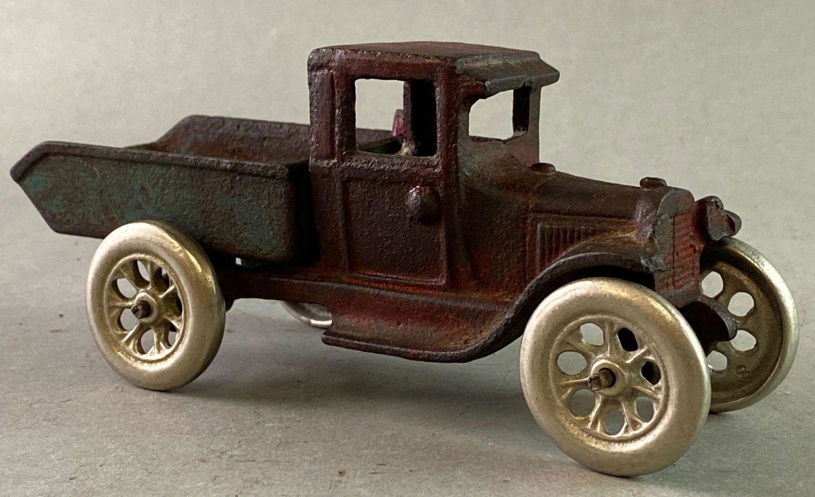 Antique Arcade Cast Iron Ford Model T Dump Truck (1 of 10)