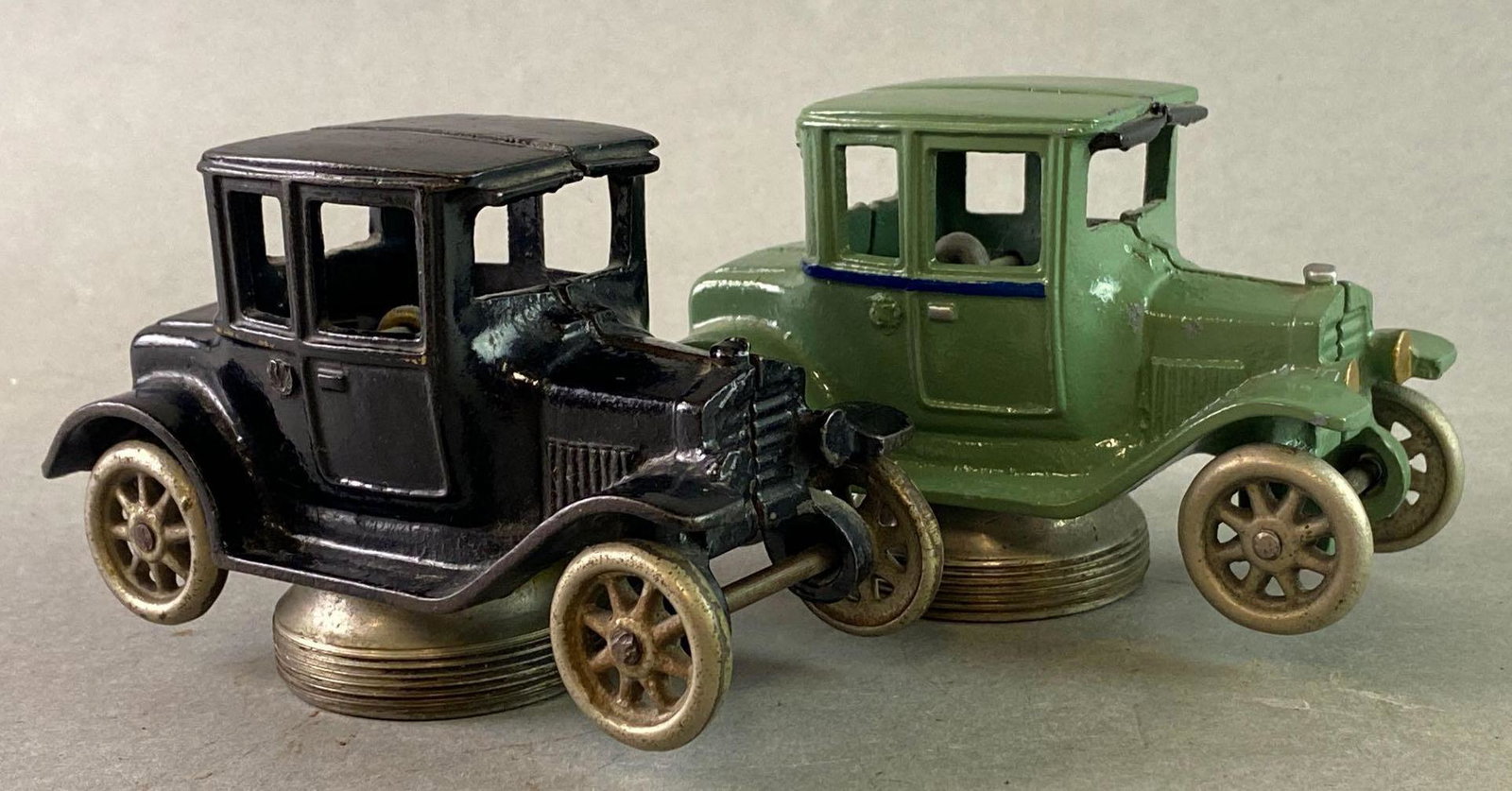 Group of 2 Antique Arcade Cast Iron Cars Hood Ornaments (1 of 7)