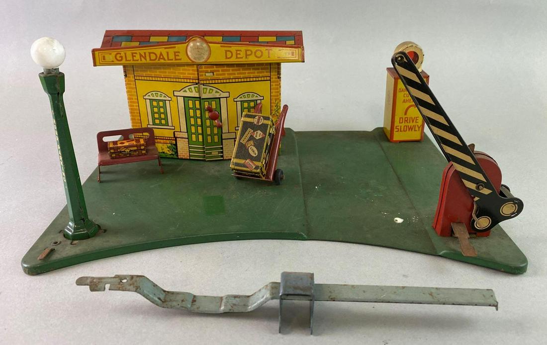 Marx Tin Glendale Depot (1 of 5)