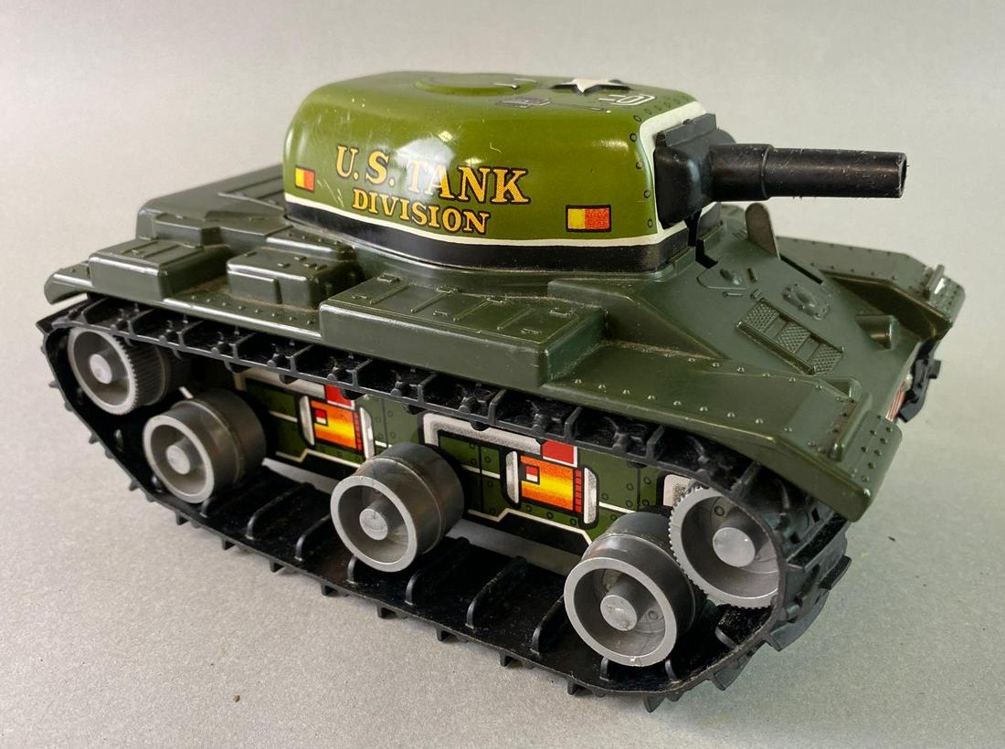 Marx US Tank Division Tank Wind Up Tin Toy (1 of 4)