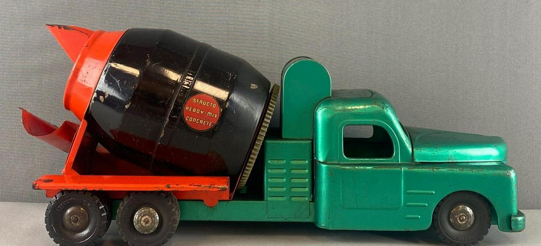 Structo Toys pressed steel Ready Mix Concrete Truck (1 of 10)