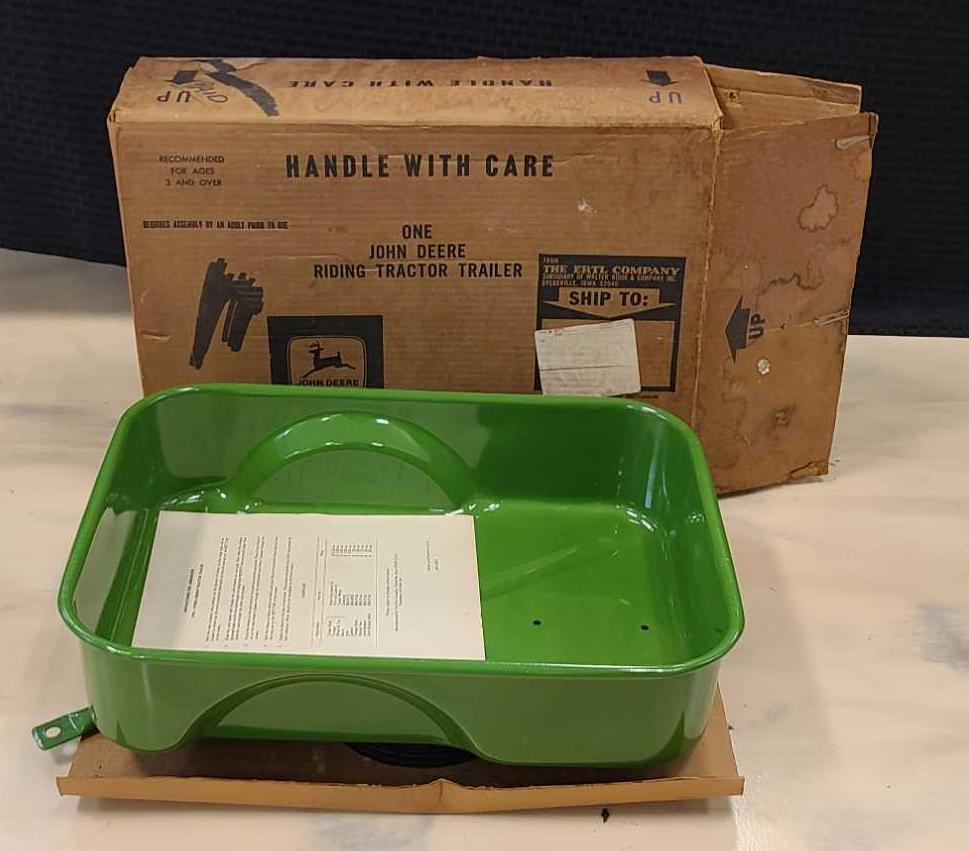John Deere Pedal Tractor  trailer with Original Box (1 of 3)