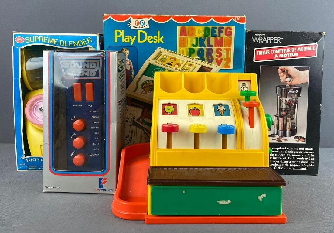 Group of 5 assorted toys (1 of 6)