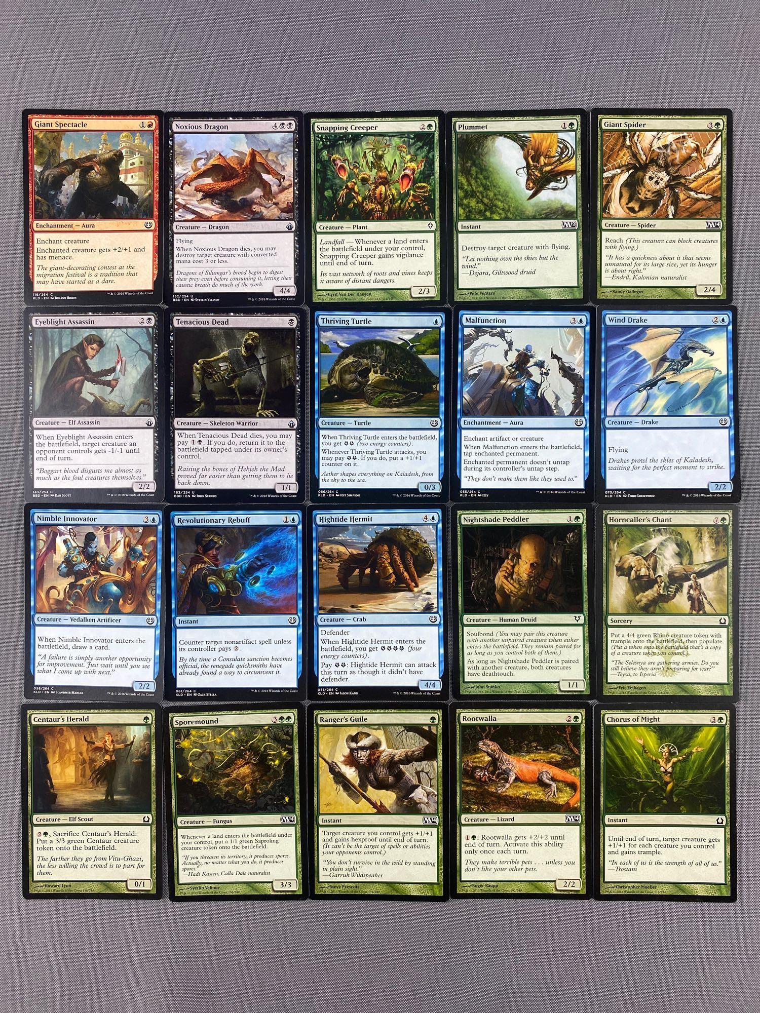 Appx 4000 Magic: The Gathering Cards (1 of 3)
