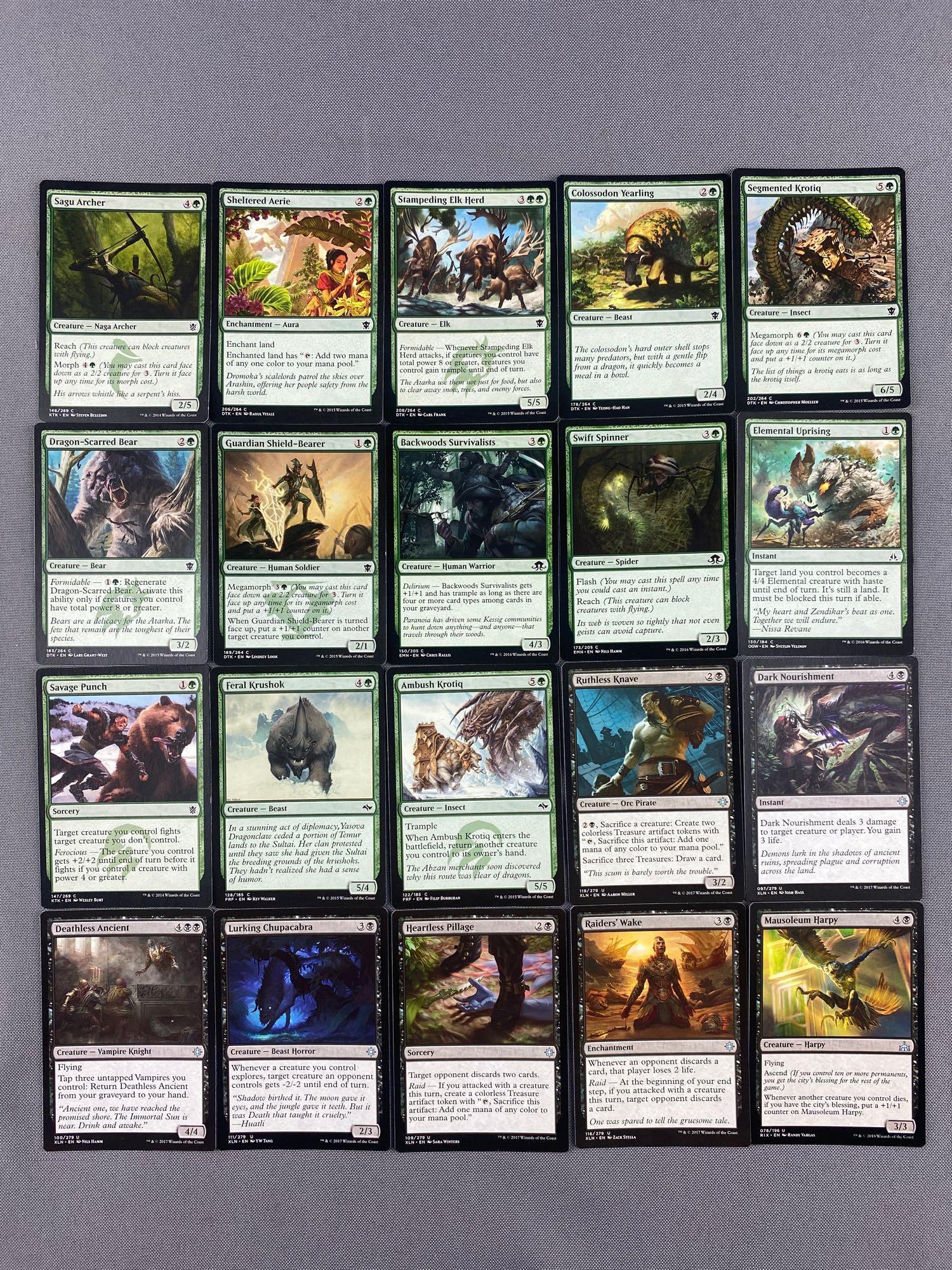 Appx 4000 Magic: The Gathering Cards (1 of 3)