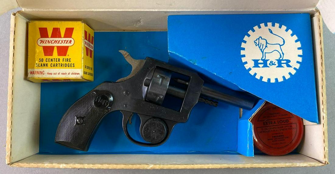 H and R Model 960 Starter Pistol .32 Caliber: Includes original box and 2 containers of blanks