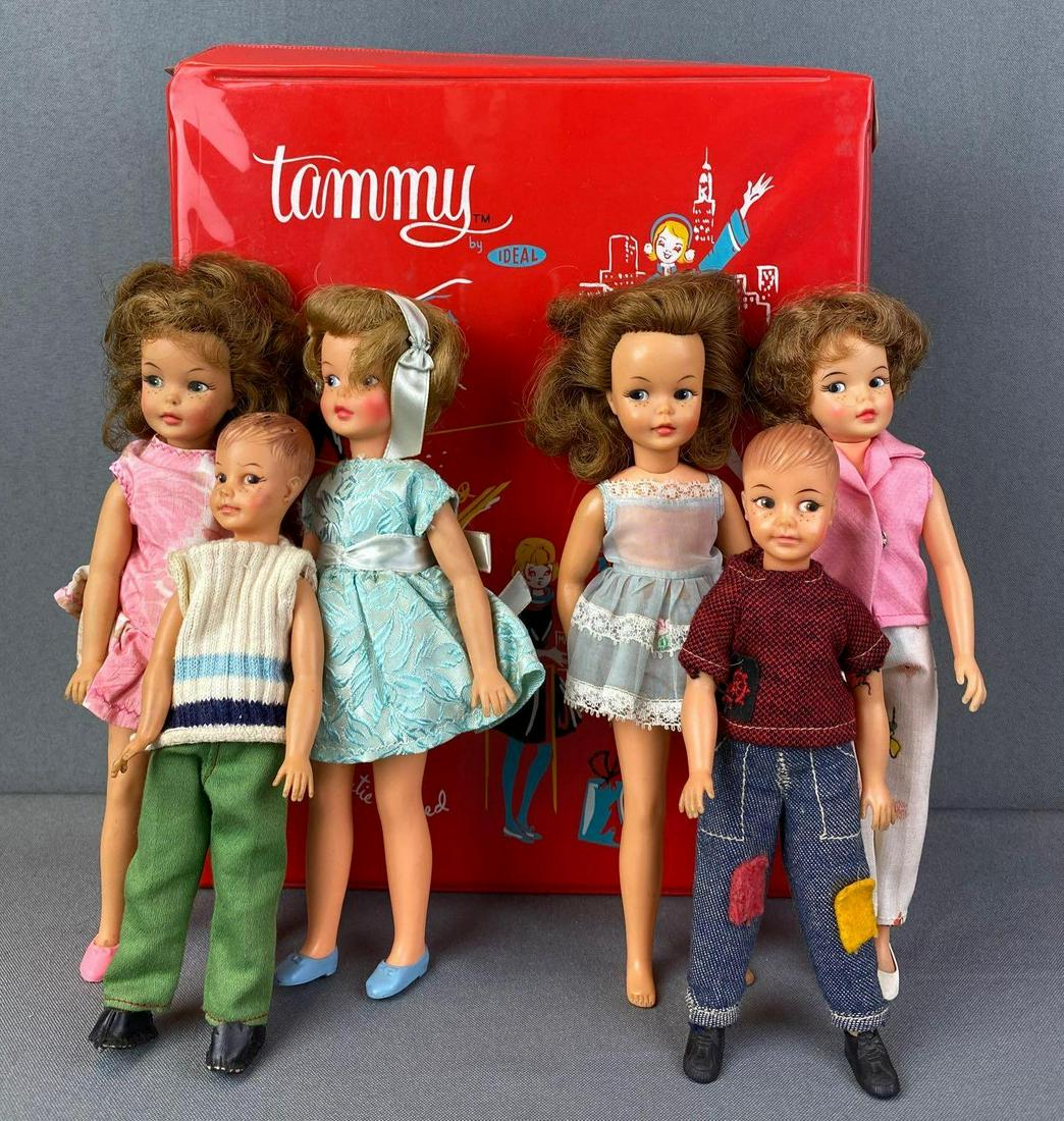 Ideal Toy Tammy Doll Case and Dolls (1 of 8)