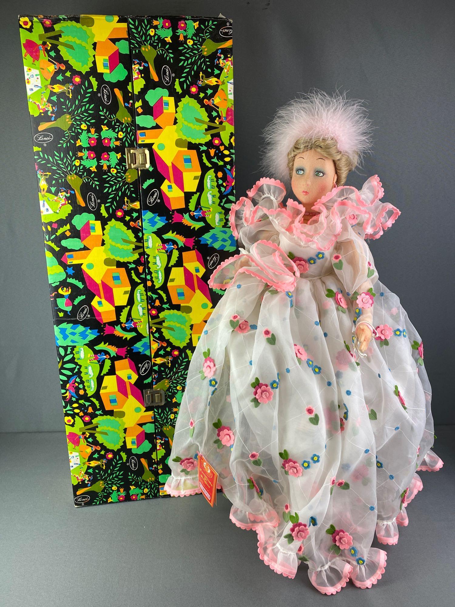 Lenci Lavinia Doll: COA, 1981, Model DA, #382, Italy