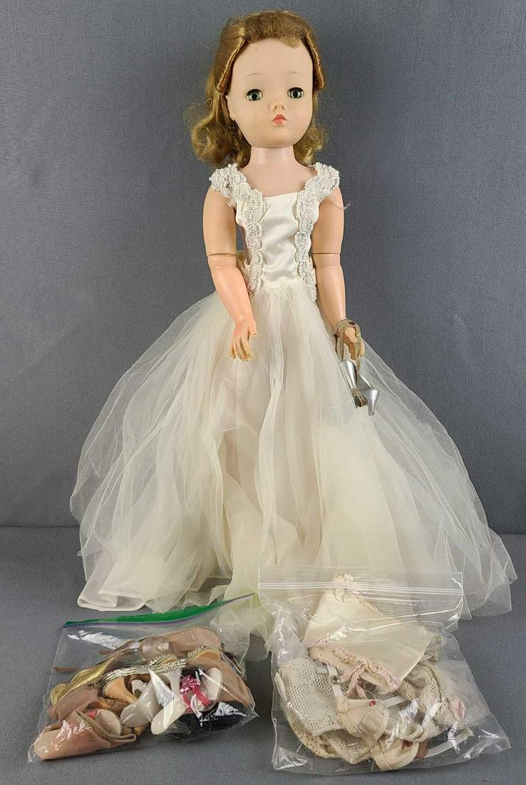 Alexander Cissy doll (1 of 6)