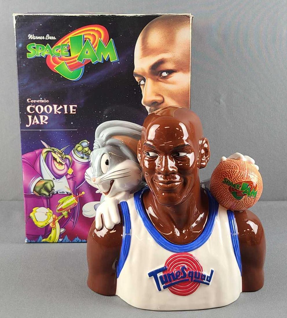 Space Jam ceramic cookie jar (1 of 6)