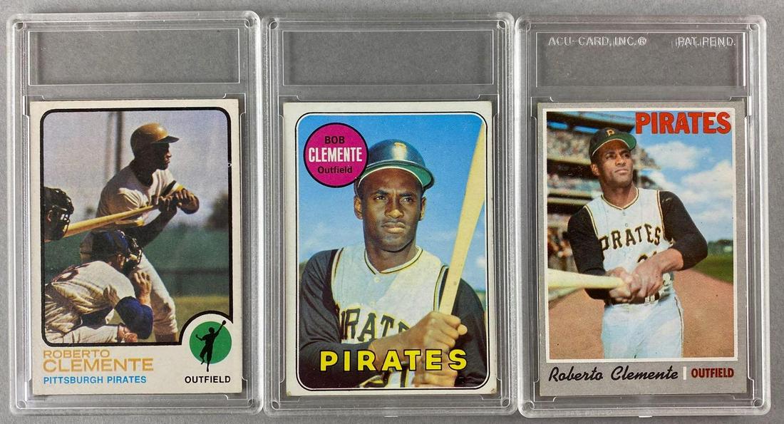 Group of 3 Roberto Clemente Baseball Cards (1 of 7)