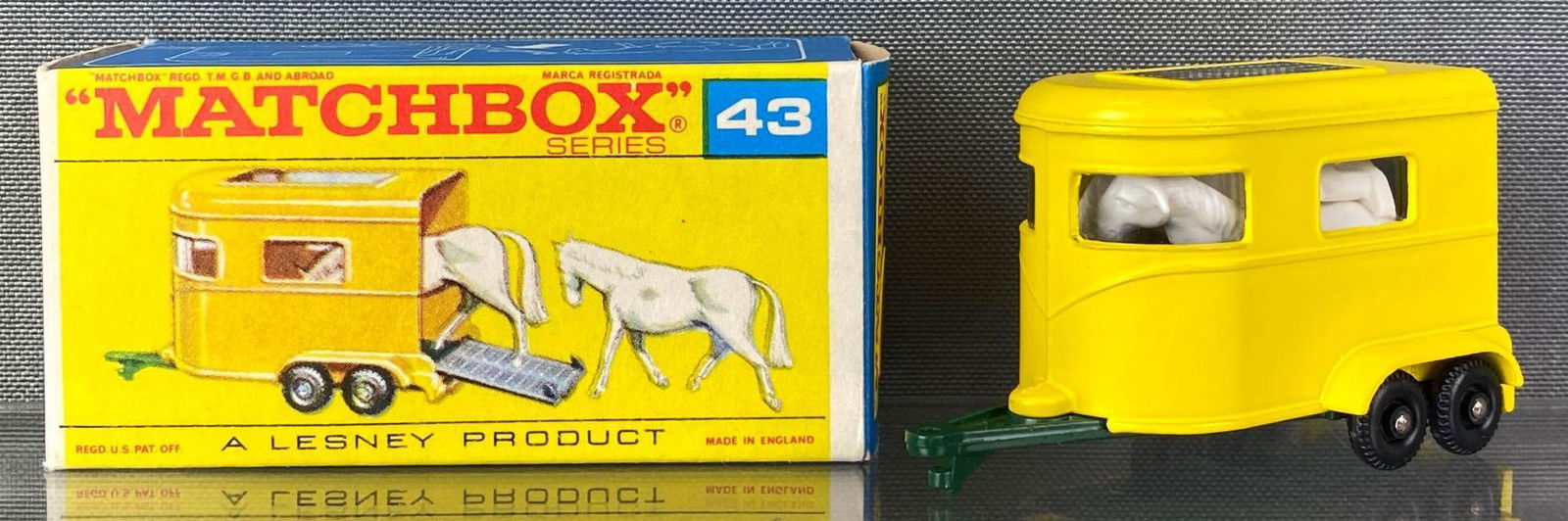 Matchbox No. 43 Pony Trailer (1 of 9)