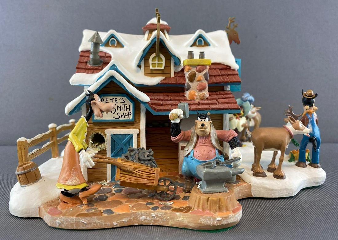 Danbury Mint Disney Winter Wonderland lighted sculpture (1 of 9)