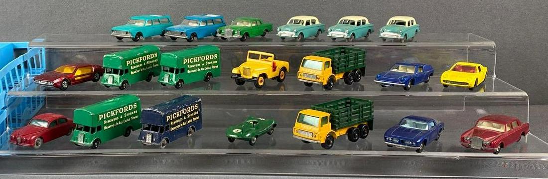 Group of 20 Assorted Matchbox Vehicles (1 of 19)