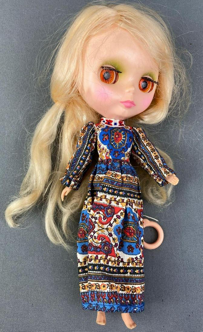 Kenner Blonde Blythe Doll (1 of 5)